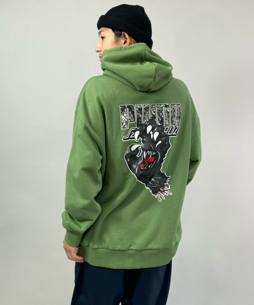 PUMA（プーマ）の「PUMA/プーマ×SANTACRUZ コラボモデル ルーズシルエット　プリントパーカー 532240（パーカー・メンズ・ブラック/グレー/カーキ・M/L/XL）」の3枚目の写真