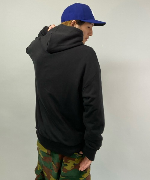 PUMA（プーマ）の「PUMA/プーマ×SANTACRUZ コラボモデル ルーズシルエット　プリントパーカー 532240（パーカー・メンズ・ブラック/グレー/カーキ・M/L/XL）」の16枚目の写真