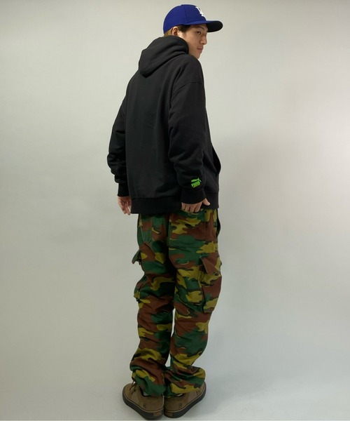 PUMA（プーマ）の「PUMA/プーマ×SANTACRUZ コラボモデル ルーズシルエット　プリントパーカー 532240（パーカー・メンズ・ブラック/グレー/カーキ・M/L/XL）」の5枚目の写真