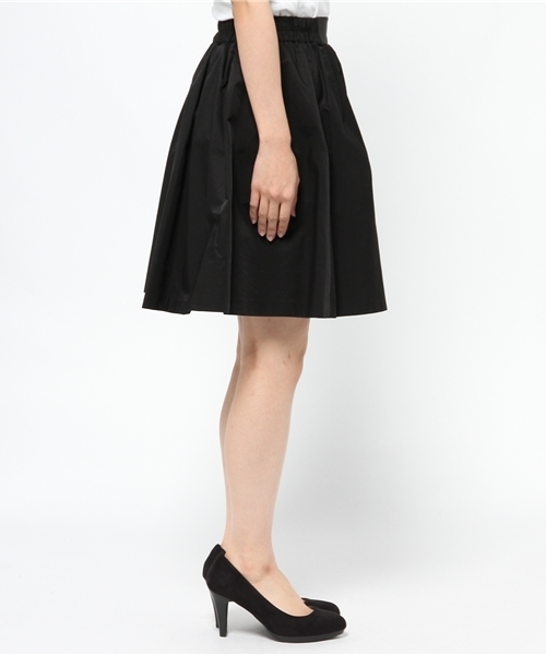 Tiara（ティアラ）の「タフタボリュームギャザースカート（スカート・レディース・ブラック/グレー/ベージュ/ブルー/ホワイト・2/3）」の13枚目の写真