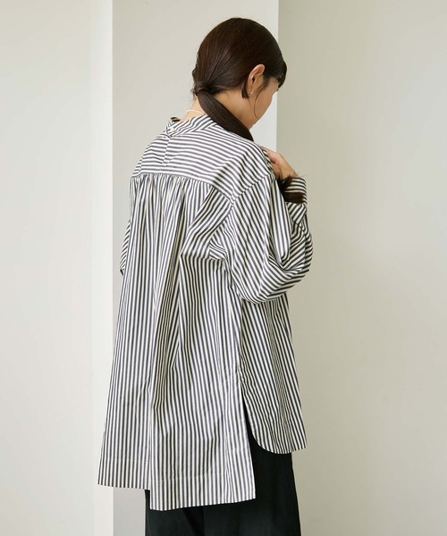 note et silence （ノートエシロンス）の「80/2ストライプ　ギャザースタンドブラウス（シャツ/ブラウス・レディース・ネイビー/カーキ・FREE）」の5枚目の写真