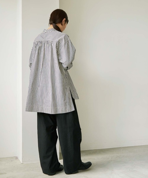 note et silence （ノートエシロンス）の「80/2ストライプ　ギャザースタンドブラウス（シャツ/ブラウス・レディース・ネイビー/カーキ・FREE）」の11枚目の写真