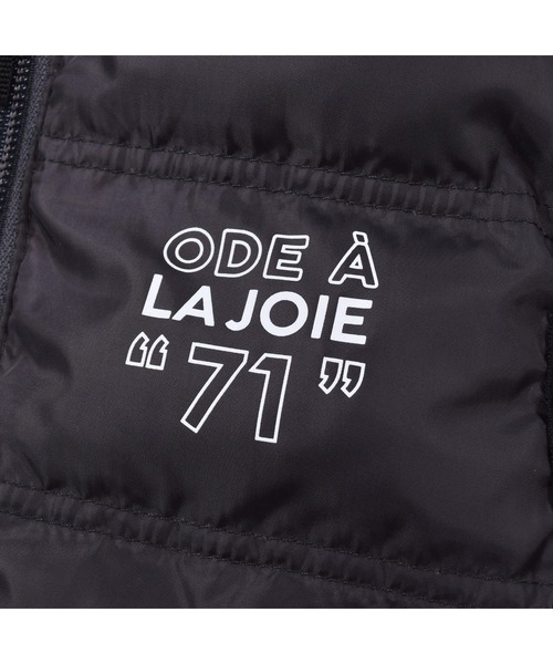 BeBe(ベベ)の「BeBe/リバーシブルロゴプリントハイネックダウンベスト(90~150cm)(ベスト・キッズ・グレー/ネイビー・90/150/140/130/120/110/100)」の4枚目の写真