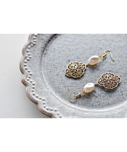 tone（トーン）の「【Astyle】スカシバロックパールピアス(MA)（ピアス（両耳用）・レディース・ゴールド・FREE）」の3枚目の写真