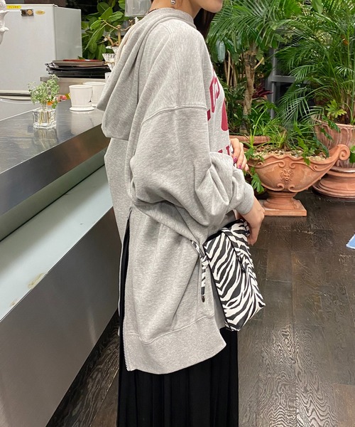 AS KNOW AS PINKY（アズノゥアズピンキー）の「BIGカレッジロゴフーディ（パーカー・レディース・チャコールグレー/オートミール/グリーン/オレンジ・FREE）」の13枚目の写真