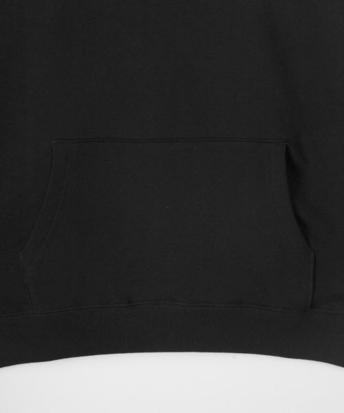 NEW ERA(ニューエラ)の「【NEW ERA/ニューエラ】TYPOGRAPHY ロゴ バックプリント 長袖プルオーバーフーディ/ブラック(パーカー・メンズ・ブラック・M/L/XL)」の4枚目の写真