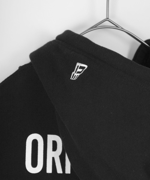 NEW ERA(ニューエラ)の「【NEW ERA/ニューエラ】TYPOGRAPHY ロゴ バックプリント 長袖プルオーバーフーディ/ブラック(パーカー・メンズ・ブラック・M/L/XL)」の7枚目の写真