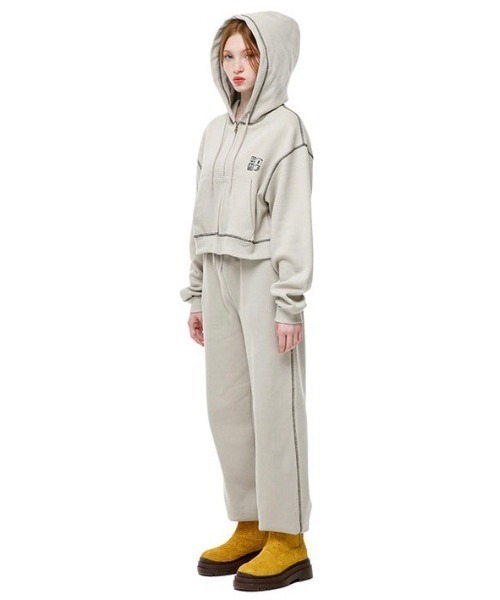 runningHIGH（ランニングハイ）の「【running high/ランニングハイ】STITCH POINT CROP ZIP UP HOODIE　ステッチ ポイント ショート丈 ファスナー パーカー（パーカー・レディース・ライトグレー/ブラック/ブルー・ONE SIZE）」の10枚目の写真