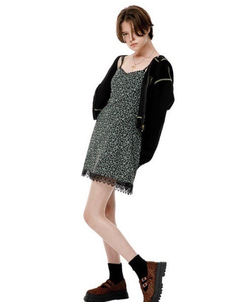 runningHIGH（ランニングハイ）の「【running high/ランニングハイ】STITCH POINT CROP ZIP UP HOODIE　ステッチ ポイント ショート丈 ファスナー パーカー（パーカー・レディース・ライトグレー/ブラック/ブルー・ONE SIZE）」の12枚目の写真