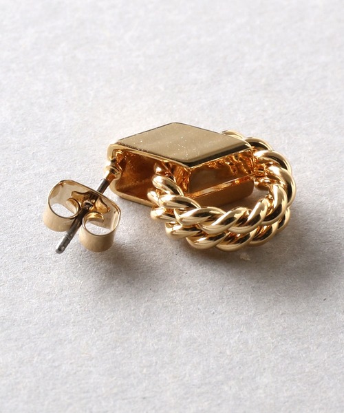 Manon's Selection（マノンズセレクション）の「ツイストリングキャッチピアス（ピアス（両耳用）・レディース・シルバー/ゴールド・ONE SIZE）」の4枚目の写真