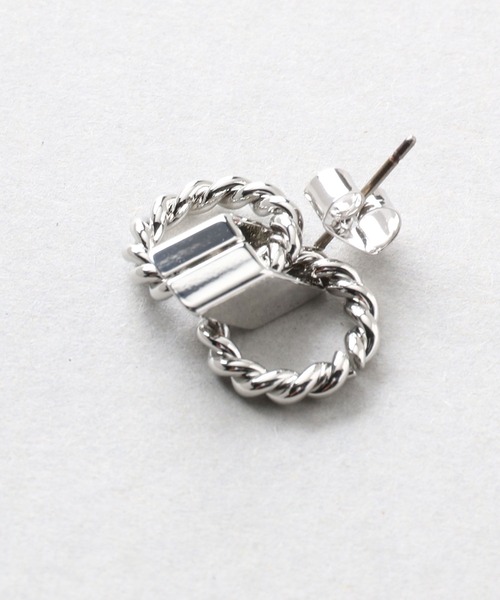 Manon's Selection（マノンズセレクション）の「ツイストリングキャッチピアス（ピアス（両耳用）・レディース・シルバー/ゴールド・ONE SIZE）」の6枚目の写真