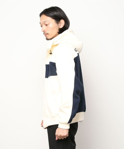 AVIREX（アヴィレックス）の「AVIREX/ アヴィレックス / 2TONE BIG FLEECE PARKA /2トーン ビッグ フリース パーカー（パーカー・メンズ・ブラウン/アイボリー/ネイビー・X-LARGE/MEDIUM/LARGE）」の6枚目の写真