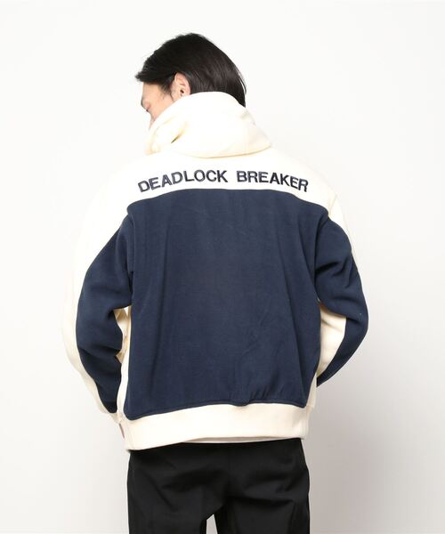 AVIREX（アヴィレックス）の「AVIREX/ アヴィレックス / 2TONE BIG FLEECE PARKA /2トーン ビッグ フリース パーカー（パーカー・メンズ・ブラウン/アイボリー/ネイビー・X-LARGE/MEDIUM/LARGE）」の5枚目の写真