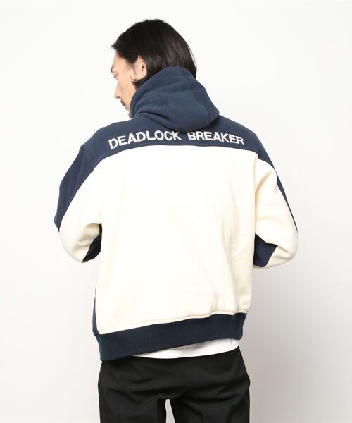 AVIREX（アヴィレックス）の「AVIREX/ アヴィレックス / 2TONE BIG FLEECE PARKA /2トーン ビッグ フリース パーカー（パーカー・メンズ・ブラウン/アイボリー/ネイビー・X-LARGE/MEDIUM/LARGE）」の4枚目の写真