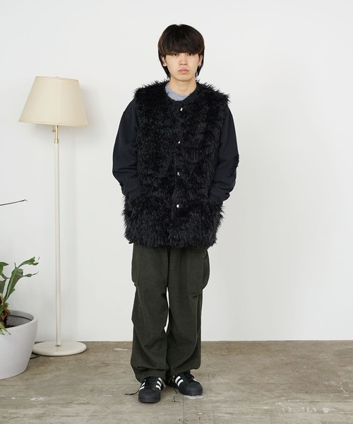ROOPTOKYO（ループトウキョウ）の「CURLY FLEECE BIGGEST VEST カーリーフリース  フリースベスト シャギーベスト オーバーサイズ（ベスト・メンズ・ブラック/ベージュ/ブラウン・S/M/L/FREE）」の14枚目の写真