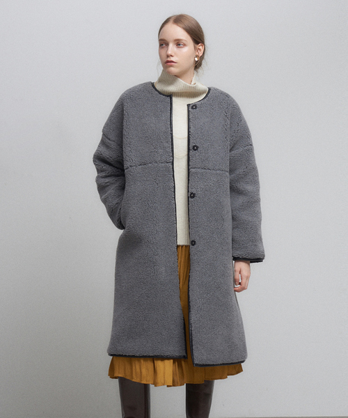 abahouse mavie(アバハウスマヴィ)の「パイピングボアコート(ムートンコート・レディース・ネイビー/モカ/グレー・フリー)」の2枚目の写真