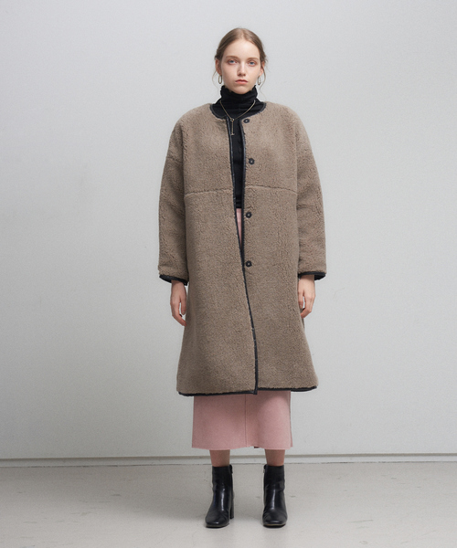 abahouse mavie(アバハウスマヴィ)の「パイピングボアコート(ムートンコート・レディース・ネイビー/モカ/グレー・フリー)」の5枚目の写真