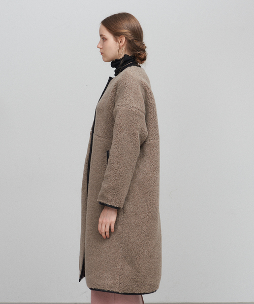 abahouse mavie(アバハウスマヴィ)の「パイピングボアコート(ムートンコート・レディース・ネイビー/モカ/グレー・フリー)」の8枚目の写真