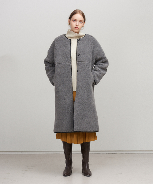 abahouse mavie(アバハウスマヴィ)の「パイピングボアコート(ムートンコート・レディース・ネイビー/モカ/グレー・フリー)」の19枚目の写真