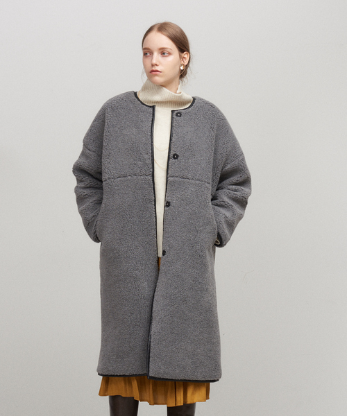 abahouse mavie(アバハウスマヴィ)の「パイピングボアコート(ムートンコート・レディース・ネイビー/モカ/グレー・フリー)」の20枚目の写真