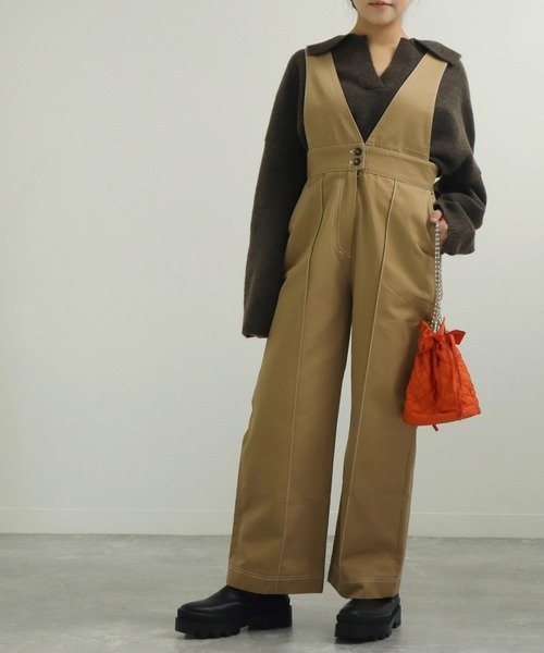 AULI（アウリィ）の「【低身長向けサイズ】配色ステッチサロペットパンツ（サロペット/オーバーオール・レディース・ブラック/ベージュ/レッド・S/XS/XXS）」の9枚目の写真