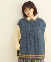 アラン編み配色ニットベスト