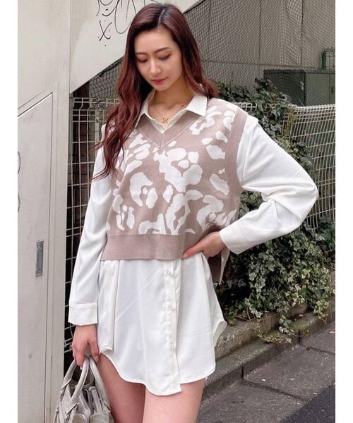 GYDA（ジェイダ）の「SIMPLE LOOSE シャツ（シャツ/ブラウス・レディース・オフホワイト/アイボリー・FREE）」の3枚目の写真