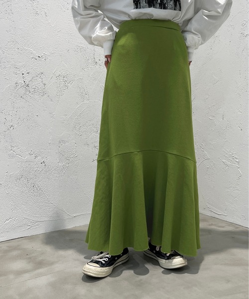apres jour mignon(アプレジュールミニョン)の「スウェットマーメイドスカート【ZOZOTOWN限定アイテム】(スカート・レディース・グリーン/ブラック/ナチュラル・SMALL/MEDIUM/X-LARGE)」の4枚目の写真