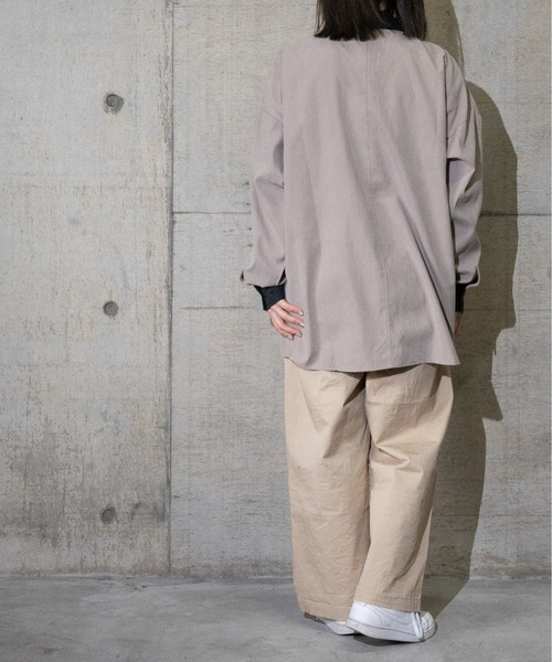JOHN'S CLOSET(ジョンズクローゼット)の「【i】ポリピーチビックシルエットクレリックシャツ(シャツ/ブラウス・メンズ・ホワイト/ブラック/チャコールグレー/サックスブルー/グレイッシュベージュ・MEDIUM/LARGE/X-LARGE)」の15枚目の写真