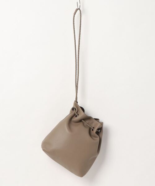 VitaFelice（ヴィータフェリーチェ）の「本革巾着ミニバッグ（ショルダーバッグ・レディース・ブラック/オフホワイト/ベージュ系その他・FREE）」の8枚目の写真