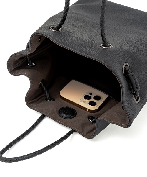 VitaFelice（ヴィータフェリーチェ）の「本革巾着ミニバッグ（ショルダーバッグ・レディース・ブラック/オフホワイト/ベージュ系その他・FREE）」の19枚目の写真