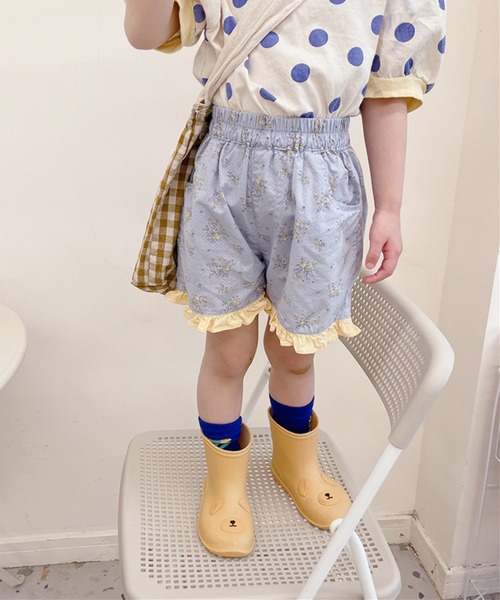 花柄ショートパンツ フリルデザイン aimoha（アイモハ）の「aimoha-KIDS- 子供服 かわいい裾フリルデザイン