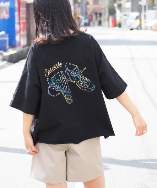 CONVERSE(コンバース)の「【CONVERSE ALLSTAR】ネオンカラーバックプリントTee(Tシャツ/カットソー・レディース・ホワイト/ブラック/ホワイト系その他/ブラック系その他・M)」の3枚目の写真