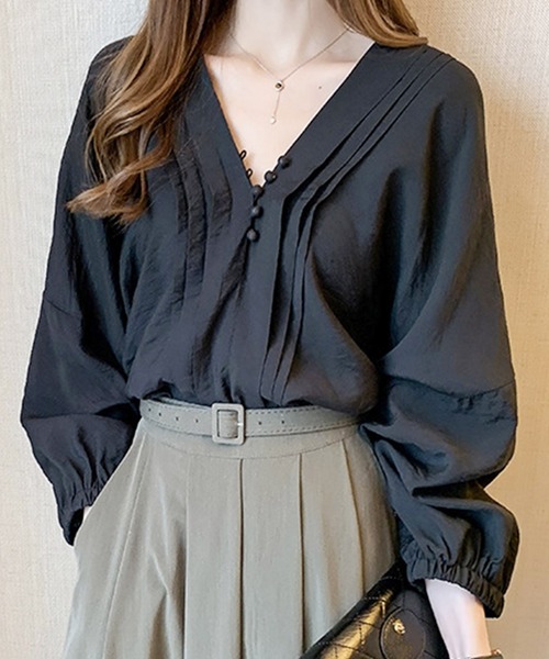 Amulet(アミュレット)の「人気アイテム★ゆったりシルエットで体型カバーも◎くるみボタンブラウス(シャツ/ブラウス・レディース・ホワイト/ブラック/イエロー/ベージュ/マスタード/ネイビー/ライトグリーン/グレー・M/L/XL)」の16枚目の写真