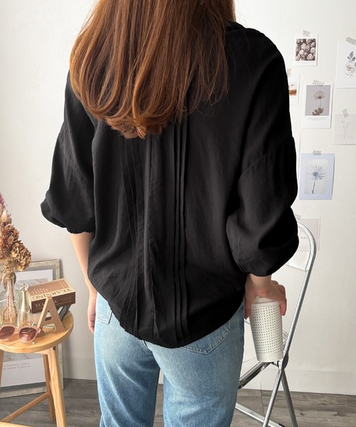 Amulet(アミュレット)の「人気アイテム★ゆったりシルエットで体型カバーも◎くるみボタンブラウス(シャツ/ブラウス・レディース・ホワイト/ブラック/イエロー/ベージュ/マスタード/ネイビー/ライトグリーン/グレー・M/L/XL)」の17枚目の写真