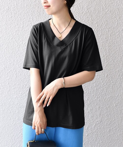 SHIPS（シップス）の「*バリエーションネックTEE◆（Tシャツ/カットソー・レディース・ホワイト/ブラック/ダークグリーン/グレー/グレー系/ダークグリーン系/ライトグリーン系/ライトグリーン/ホワイト系/ブラック系・ONE SIZE）」の4枚目の写真