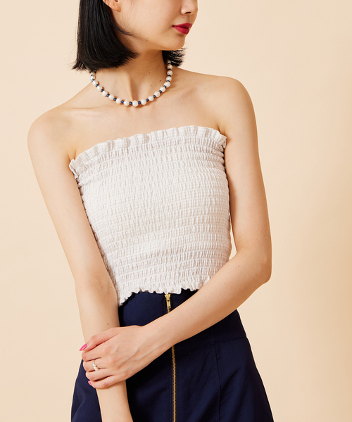 U by SPICK&SPAN(ユーバイスピックアンドスパン)の「ギンガムシャーリングベアトップ(チューブトップ・レディース・ホワイト/ブラック・FREE)」の1枚目の写真
