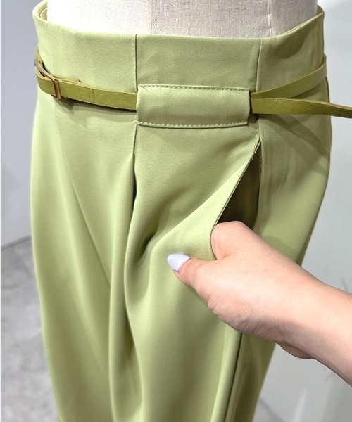 Futier land(フューティアランド)の「センタータックワイドパンツ(その他パンツ・レディース・アイボリー/グリーン/ブルー・MEDIUM/LARGE)」の4枚目の写真