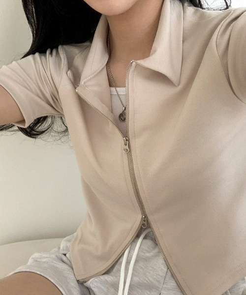 BEIDELLI（ベイデリー）の「[BELLIDE MADE] 2way襟付き半袖ジップアップ（Tシャツ/カットソー・レディース・ベージュ/アイボリー/ブラック/スカイブルー・FREE）」の10枚目の写真