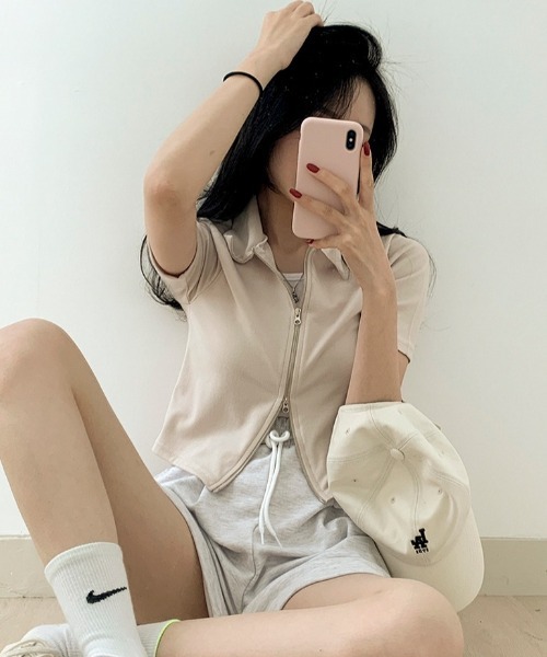 BEIDELLI（ベイデリー）の「[BELLIDE MADE] 2way襟付き半袖ジップアップ（Tシャツ/カットソー・レディース・ベージュ/アイボリー/ブラック/スカイブルー・FREE）」の6枚目の写真