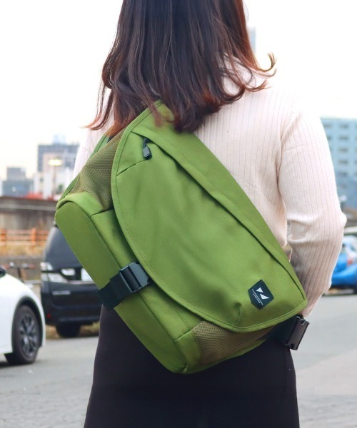 大容量ポリエステルメッセンジャーバッグ（メッセンジャーバッグ