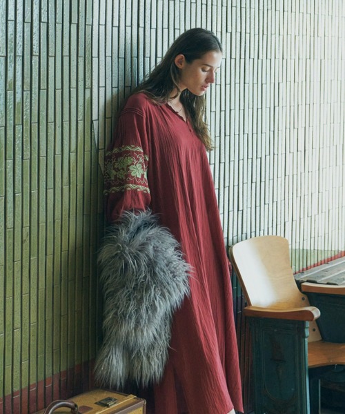 Unitage（ユニテージ）の「ぶどう刺繍ワンピース（ワンピース・レディース・ボルドー/ナチュラル・FREE）」の7枚目の写真