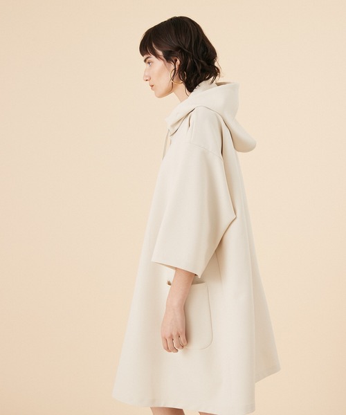 ESTNATION(エストネーション)の「COLUMN / ダブルクロスフーディーワンピース(ワンピース・レディース・ライトベージュ/ネイビー・38/36)」の9枚目の写真