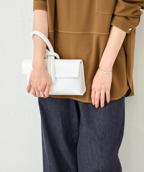 BEARDSLEY(ビアズリー)の「【新色オフホワイト入荷・先行販売】本革なのに軽量・イタリア製老舗メーカーのHERNAN バッグ(ハンドバッグ・レディース・グレー/オフホワイト/キャメル/グリーン・FREE)」の9枚目の写真