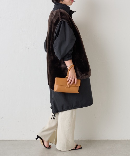 BEARDSLEY(ビアズリー)の「【新色オフホワイト入荷・先行販売】本革なのに軽量・イタリア製老舗メーカーのHERNAN バッグ(ハンドバッグ・レディース・グレー/オフホワイト/キャメル/グリーン・FREE)」の21枚目の写真