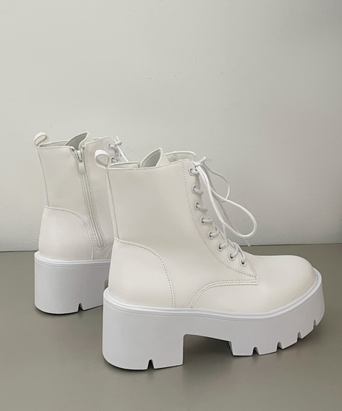 Shoes in Closet(シューズインクローゼット)の「厚底 プラットフォーム バルキーソール レースアップ ブーツ 957(ブーツ・レディース・ホワイト/ブラック・#5/#6/#4/#3/#2)」の13枚目の写真