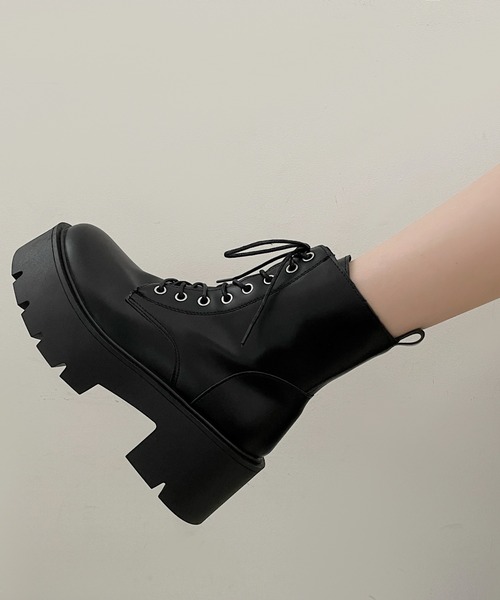 Shoes in Closet(シューズインクローゼット)の「厚底 プラットフォーム バルキーソール レースアップ ブーツ 957(ブーツ・レディース・ホワイト/ブラック・#5/#6/#4/#3/#2)」の10枚目の写真