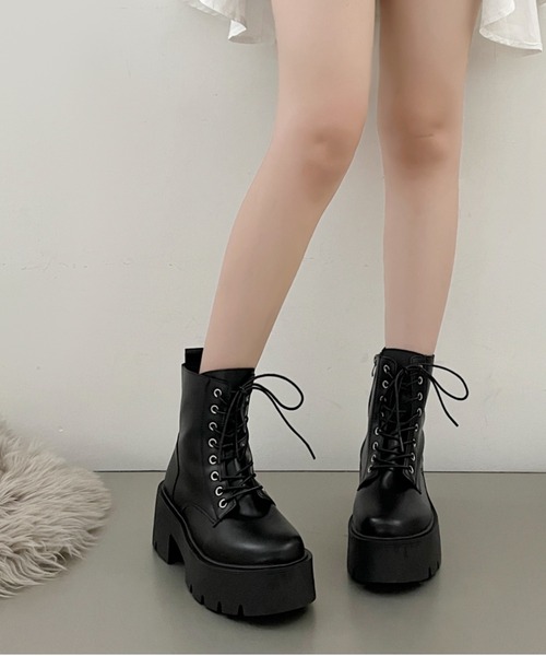 Shoes in Closet(シューズインクローゼット)の「厚底 プラットフォーム バルキーソール レースアップ ブーツ 957(ブーツ・レディース・ホワイト/ブラック・#5/#6/#4/#3/#2)」の19枚目の写真