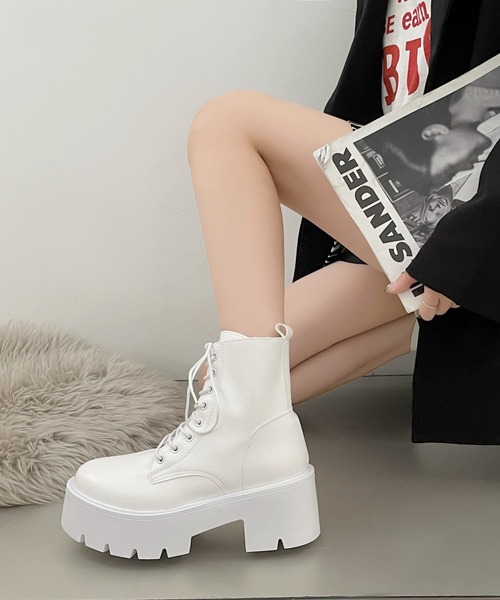 Shoes in Closet(シューズインクローゼット)の「厚底 プラットフォーム バルキーソール レースアップ ブーツ 957(ブーツ・レディース・ホワイト/ブラック・#5/#6/#4/#3/#2)」の17枚目の写真