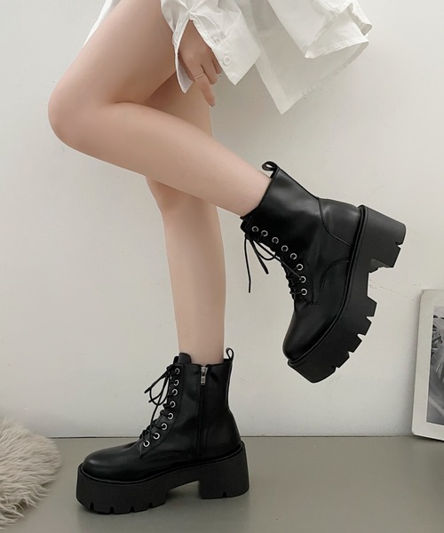 Shoes in Closet(シューズインクローゼット)の「厚底 プラットフォーム バルキーソール レースアップ ブーツ 957(ブーツ・レディース・ホワイト/ブラック・#5/#6/#4/#3/#2)」の21枚目の写真
